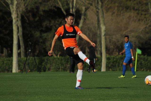 亚运会-中国三人女篮决赛力克蒙古队 勇夺金牌