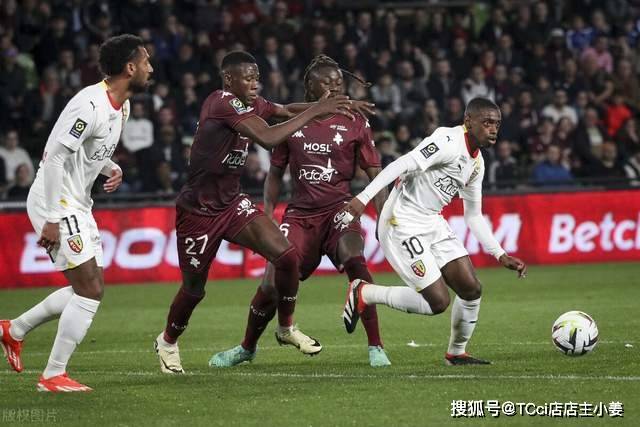 范迪克：任何阶段保持稳定性都是最困难的事情